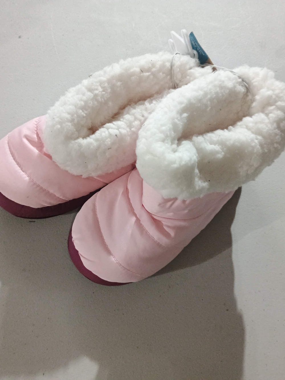 Source Unknown Pink and White Kids Boot Slippers